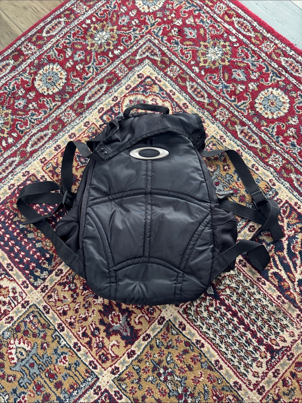 Oakley Black Utility Backpack with Buckle Straps Mini RARE - Picture 6 of 16